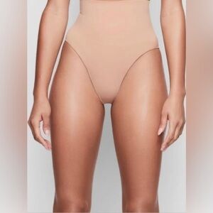 Skims Core Control Brief XXS/XS NWOT